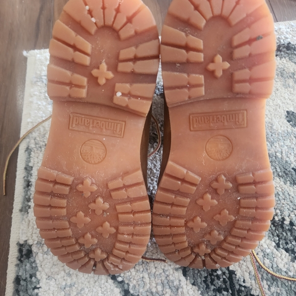 Timberland Ladies Waterproof Boots, Size 6, Gently Used - Picture 2 of 3